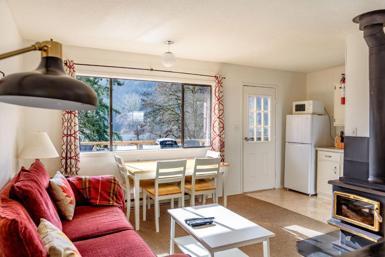 Green Acres Lakeside Resort Salt Spring Island Ganges Exterior foto